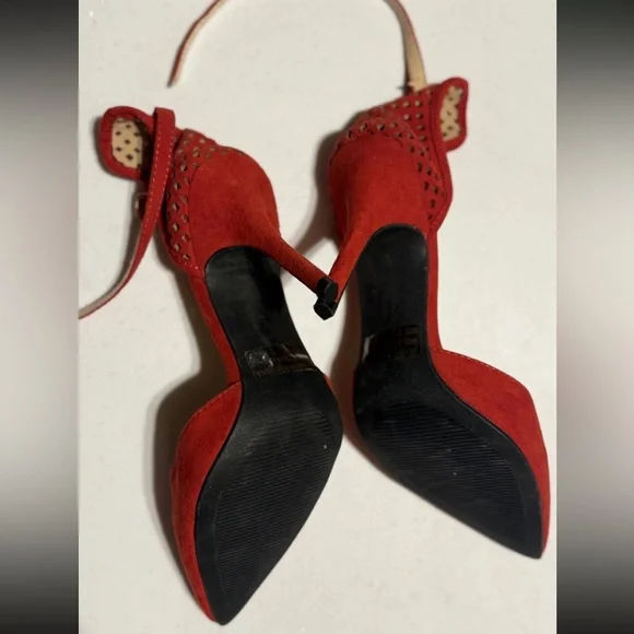 Lucky Brand Women's Pump.  Chili Pepper Suede Ankle Strap Stiletto Heel. Size 7 - Picture 3 of 6